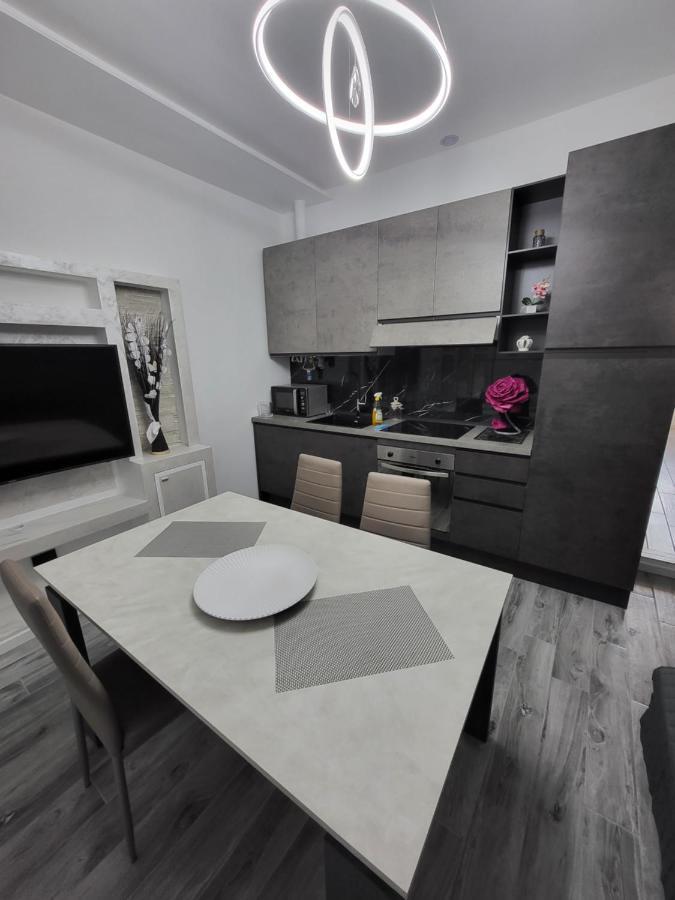 Residenza Giulia Apartment Brescia Bagian luar foto